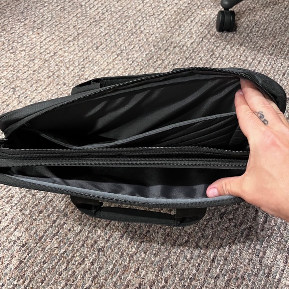 Dell Laptop Bag - Picture 3 of 3